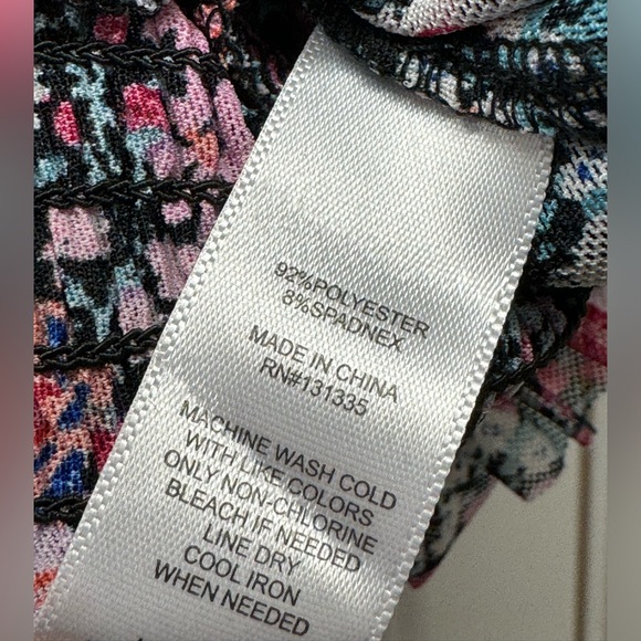 New! Socialite short sleeve v-neck blouse, floral, flutter sleeve, women's large - Picture 7 of 8